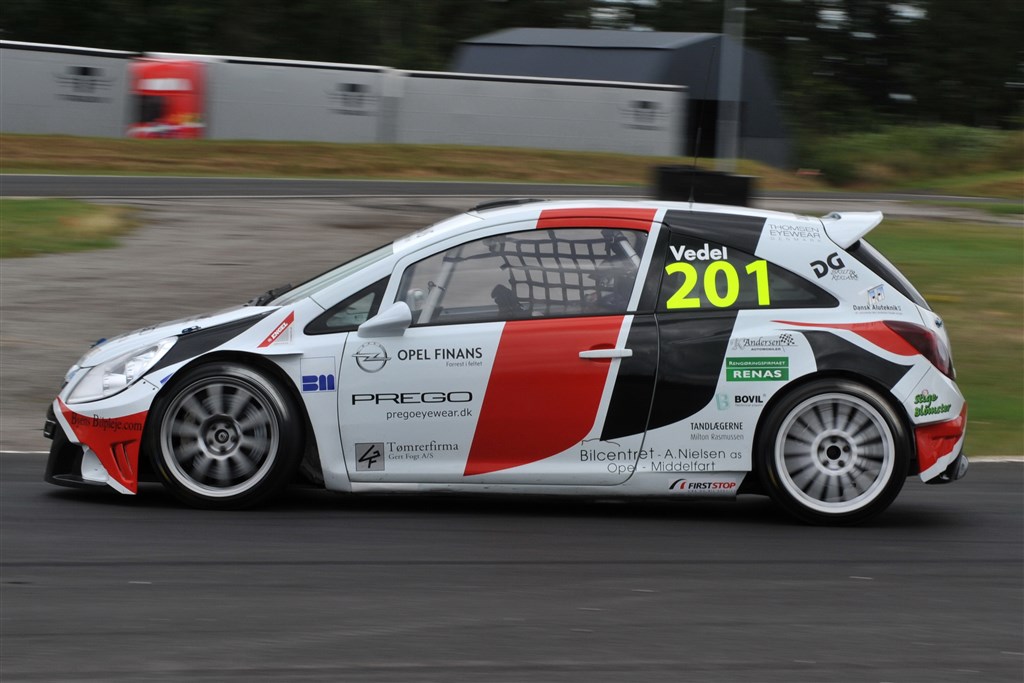 Da banen var tør, kunne Martin Vedel Mortensen score endnu en klassesejr
(Foto: DK Motorsport)
